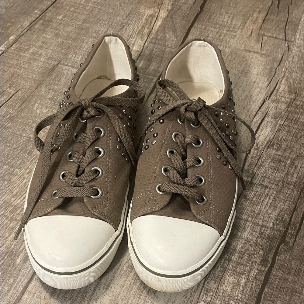 Juicy Couture Brown and White Women's Sneakers size 10